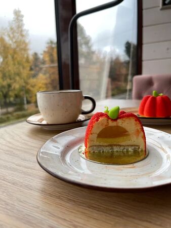 Пирожное тыква-маракуйя