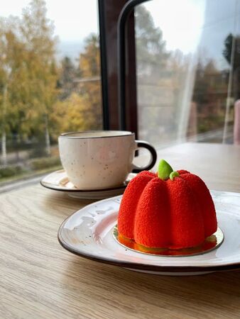 Пирожное тыква-маракуйя