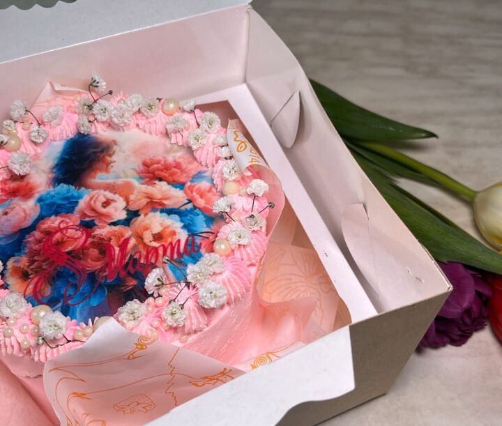 Бенто торт красный бархат 8 Марта