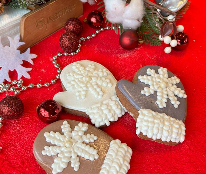 Пряник новогодний варежка или ёлка