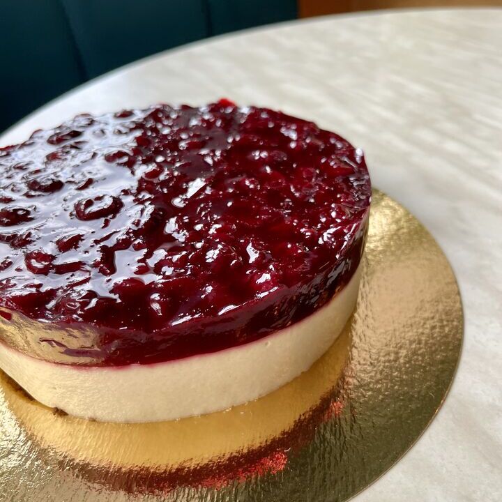 Торт веганский с вишней