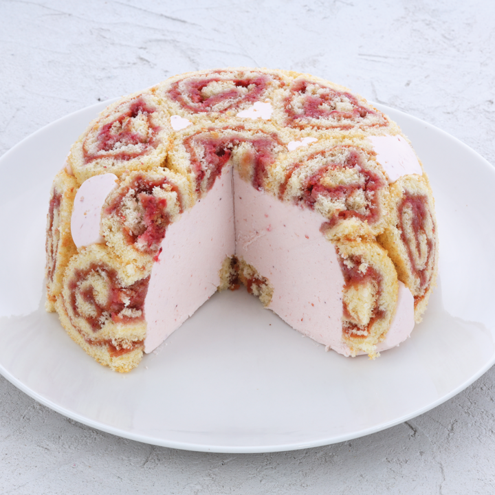 Шарлотка клубничная