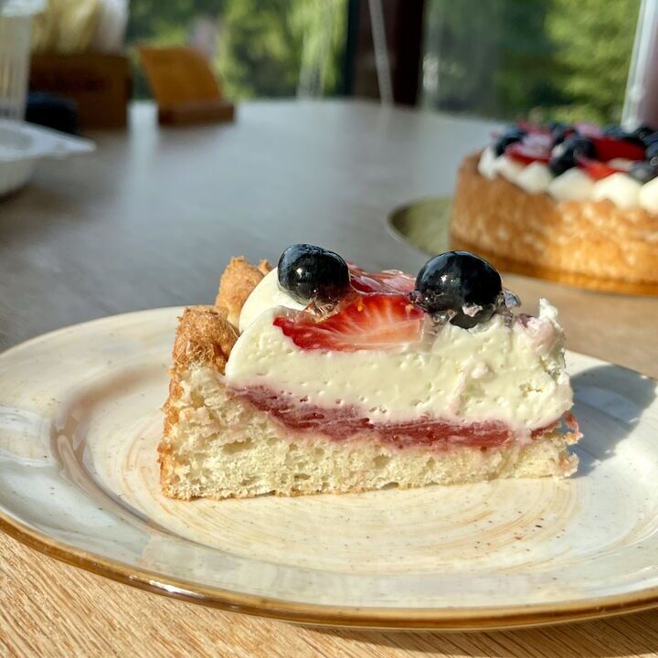 Тарт Миндальный с ягодой